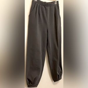 ANTHROPOLOGIE cropped cotton blend knit golf pant, Size S, slate gray excellent